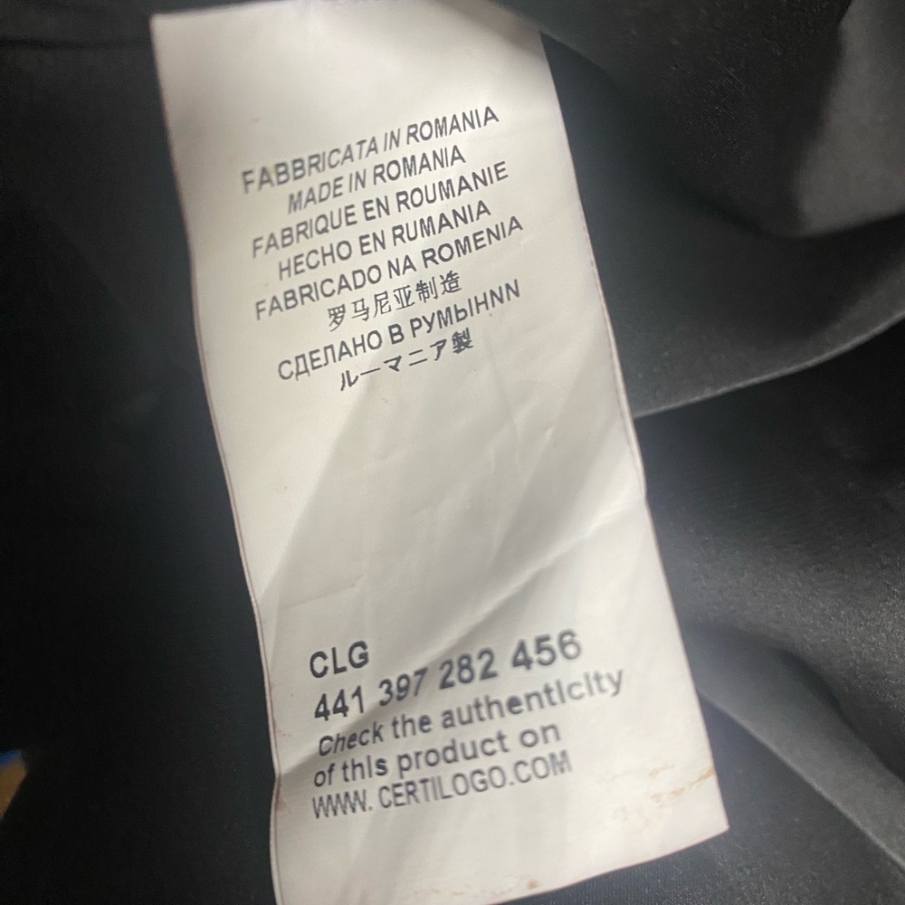 Versace Dress with Gold Medusa
Zipper.(NO TAGS NAME) 💯 authentic - Picture 5 of 11